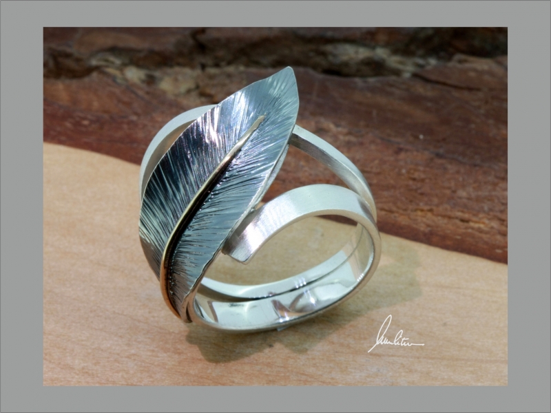 Desing Ring aus Silber in Handarbeit Blatt    
