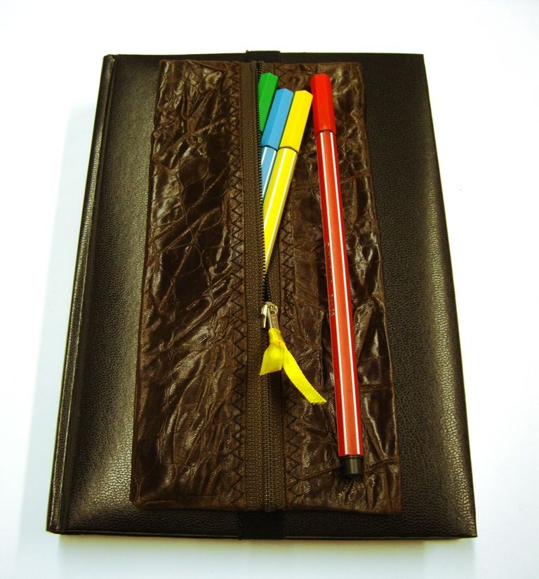  - Stiftemäppchen mit Gummiband, Stifetäschchen, Federmäppchen für Kalender Tagebuch Notizblock Notebook Tasche fürs Handy handgemacht kaufen Kunstleder