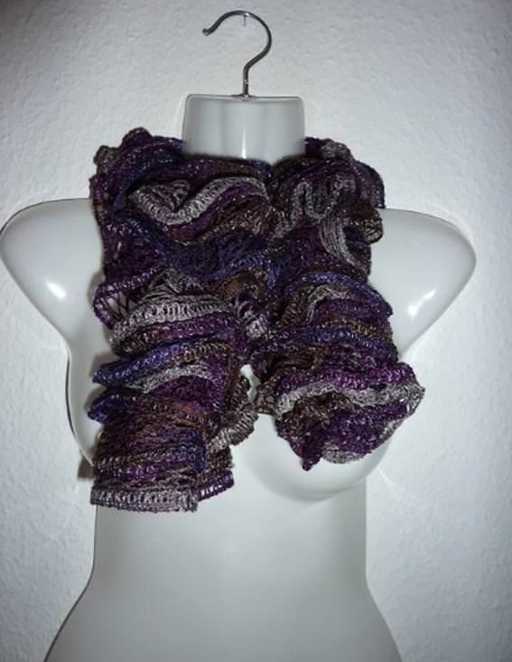  - eleganter, gestrickter Schal aus Netzgarn - grau-lila-braun