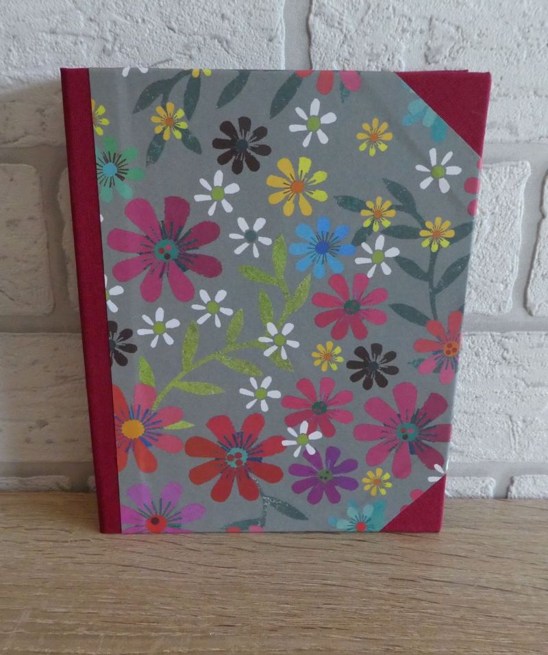  - Handgefertigtes Ringbuch für DIN A6 aus Pappe, Papier und Buchleinen - Motiv: Blumen