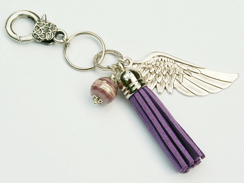 Anhänger Schlüsselanhänger Taschenanhänger  großer Flügel Quaste violett