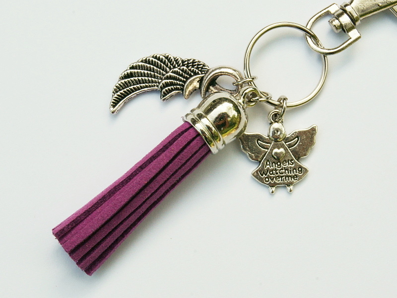 Schlüsselanhänger Glücksbringer Engel Flügel Quaste lila violett
