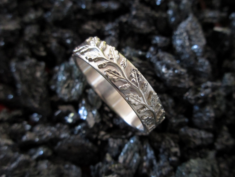  - Silberring Diana profilierter Ring mit Blätterreigen