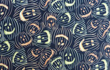 ✂ Patchworkstoff Meterware Clothworks Broom Sweepers Halloween Kürbisköpfe